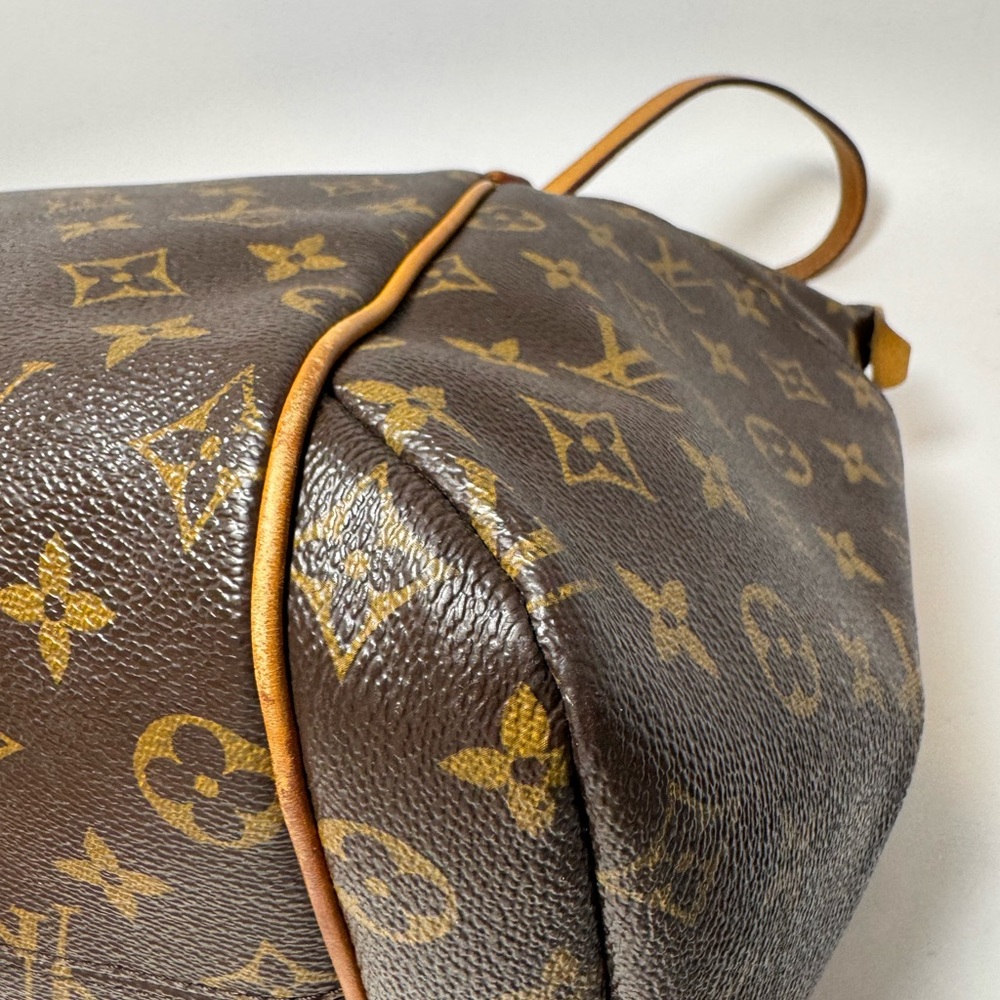 SOLD Louis Vuitton Totally MM Monogram Tote Bag - Picture 13 of 14
